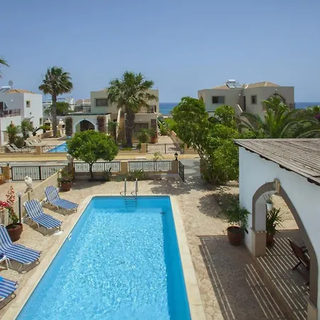 You And Your Family Will Love This Close To The Beautiful Town Of Protaras, 1479 فيلة بروتاراس